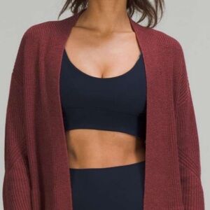 Lululemon Cashlu Sweater Wrap in Heathered Mulled Wine. Size 10.  Thumbholes!